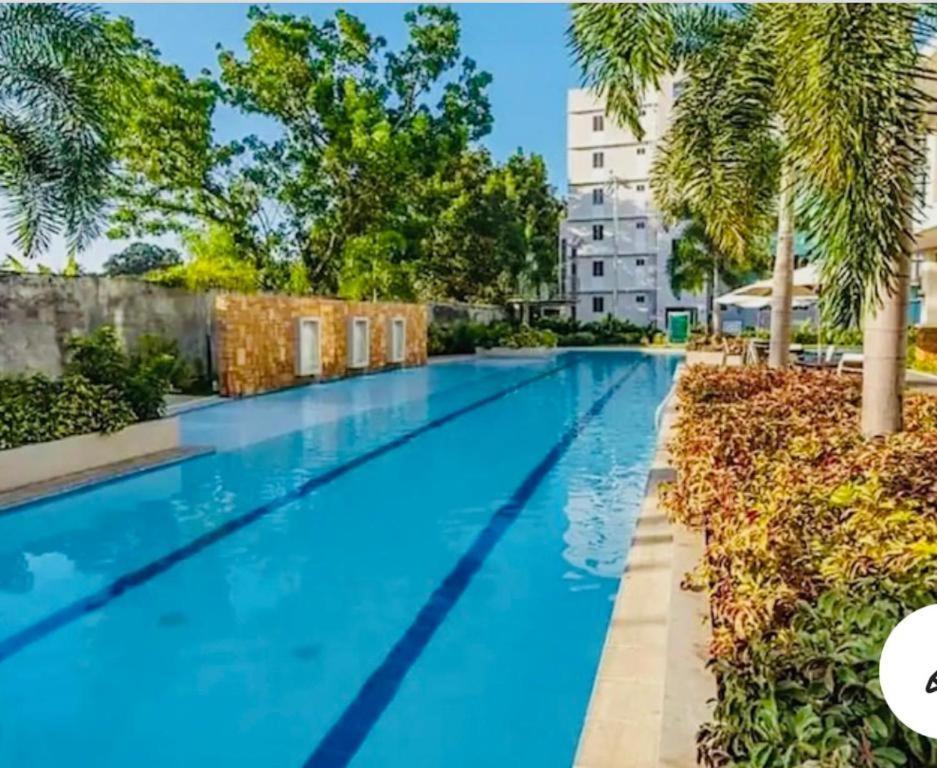 8 Spatial Condominium Davao Stadt Exterior foto